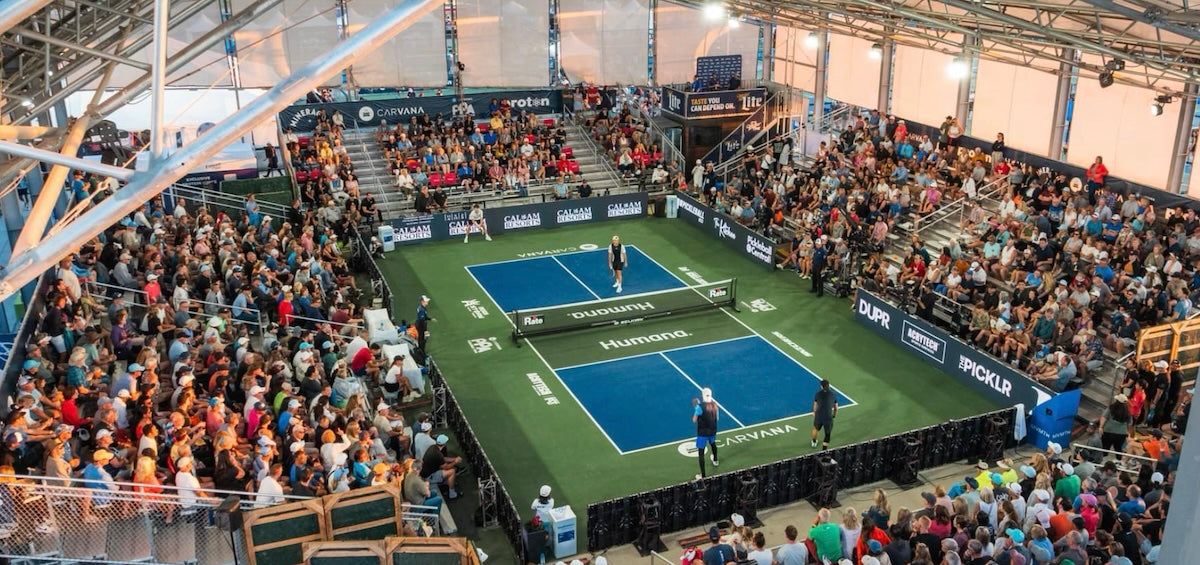 Fans crowd center court at the PPA Tour Mesa Cup in February 2025