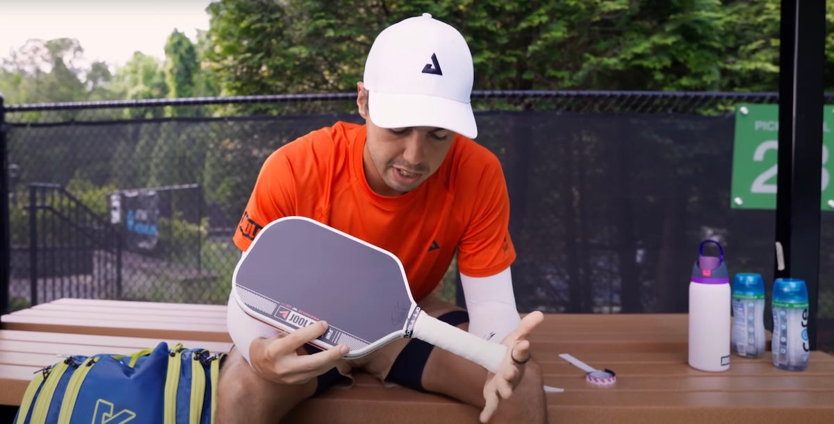 Ben Johns demonstrates how he sets up his JOOLA Perseus Pro IV pickleball paddle.